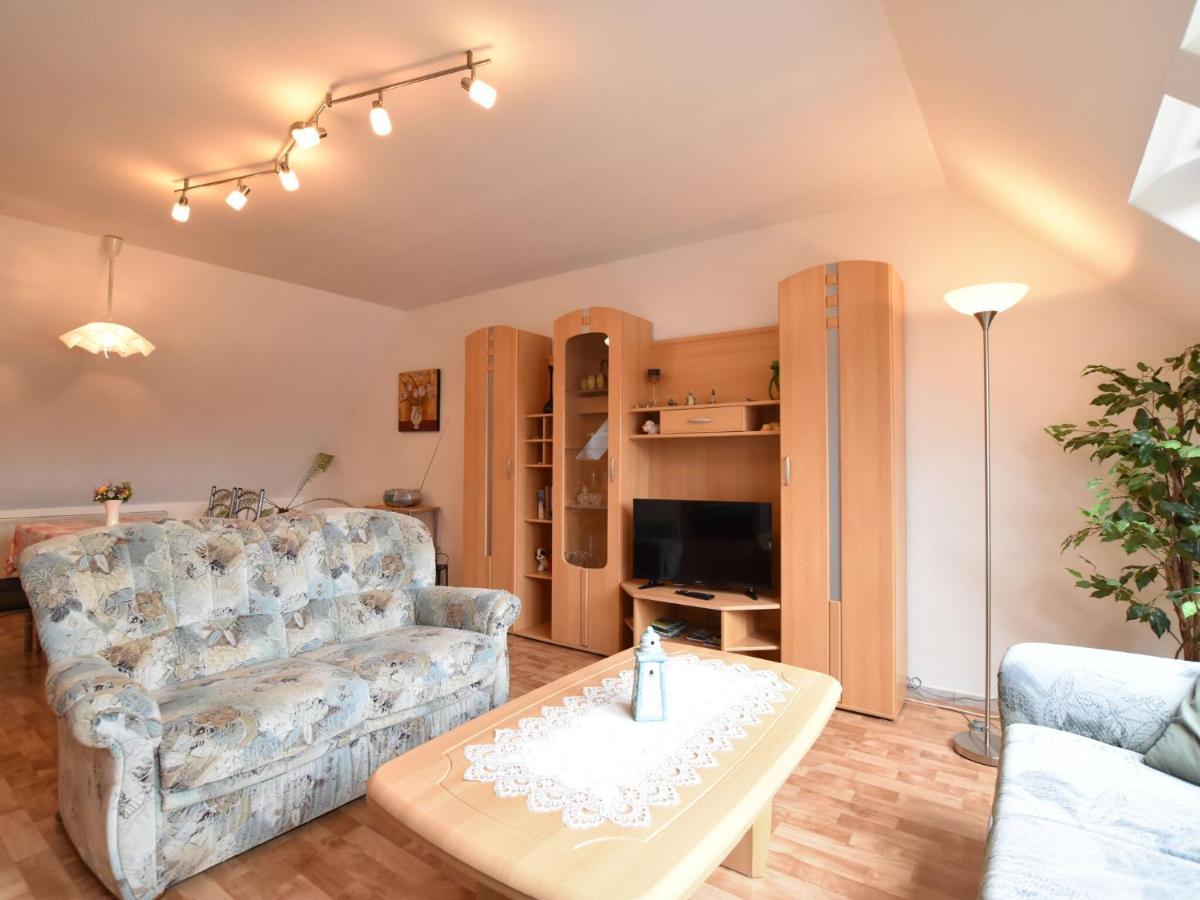 Attractive Apartment In Kluetz Near The Sea Klutz Buitenkant foto